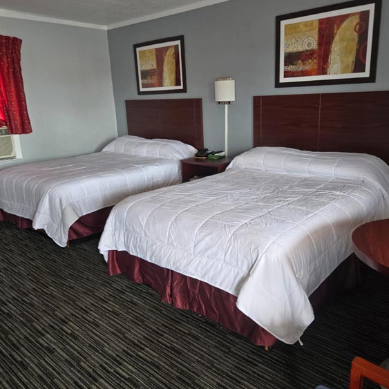 Double Queens Bed, Room in Perry, FL